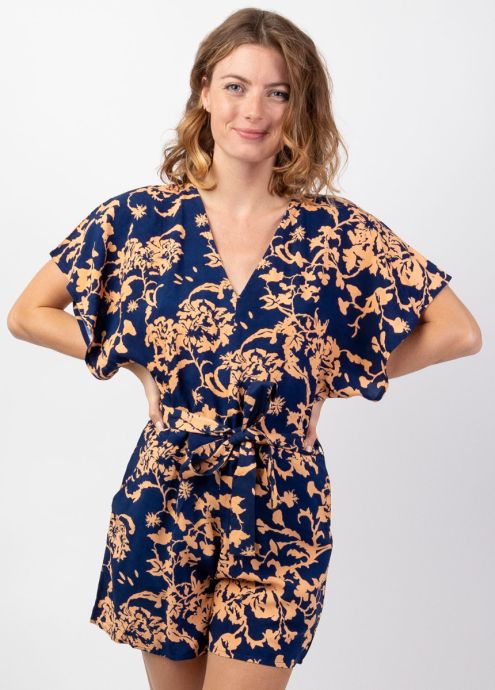 combishort ethnique bleu beige manches courtes tombantes zoom