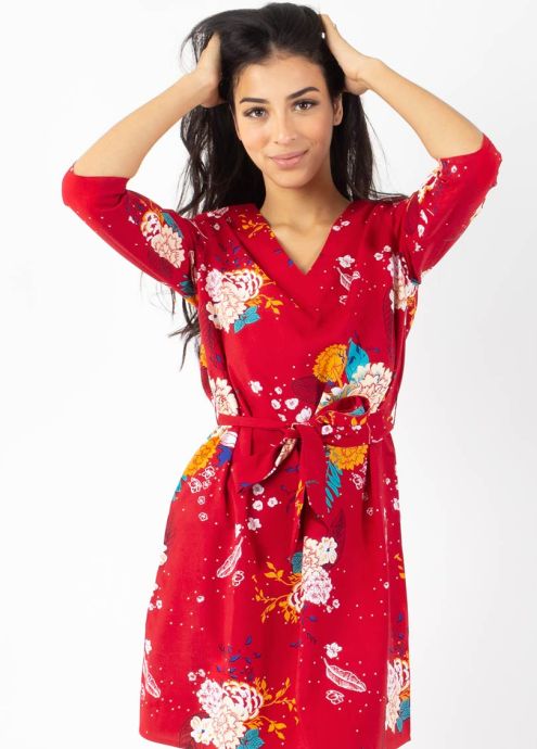 robe courte rouge imprimé fleur coupe droite manches 3/4 zoom
