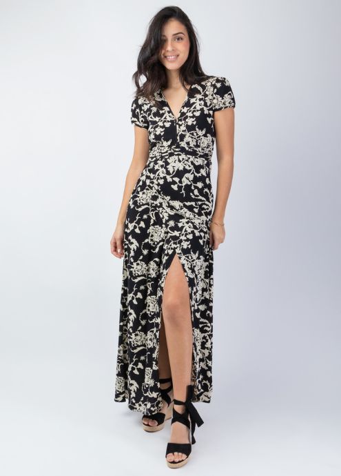 robe longue noire motif fleuri encolure en V face