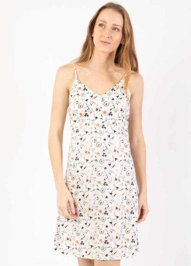 robe fines bretelles blanche fleurie zoom