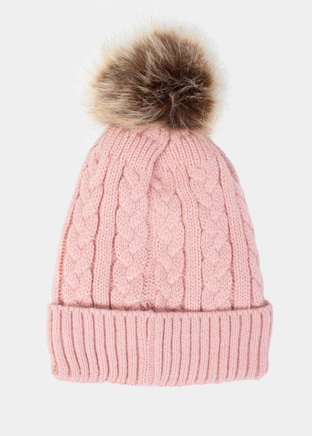 bonnet pompon torsadé rose face