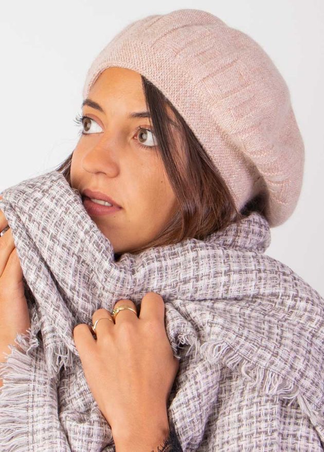 echarpe carré rose et taupe profil