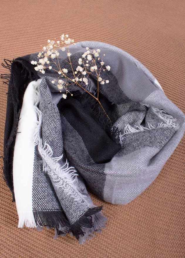 echarpe carreaux noir blanc situation