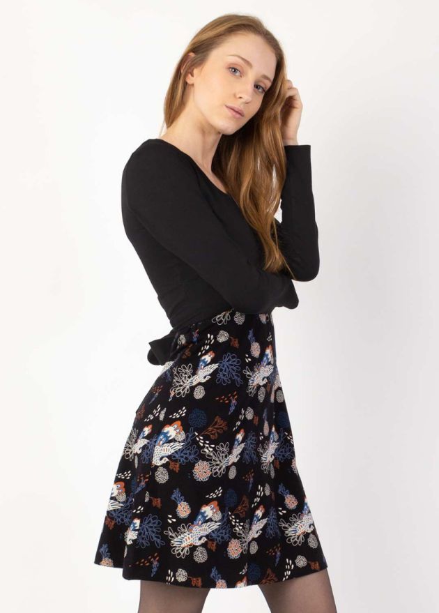 robe courte hiver buste noir uni bas de la robe imrimé