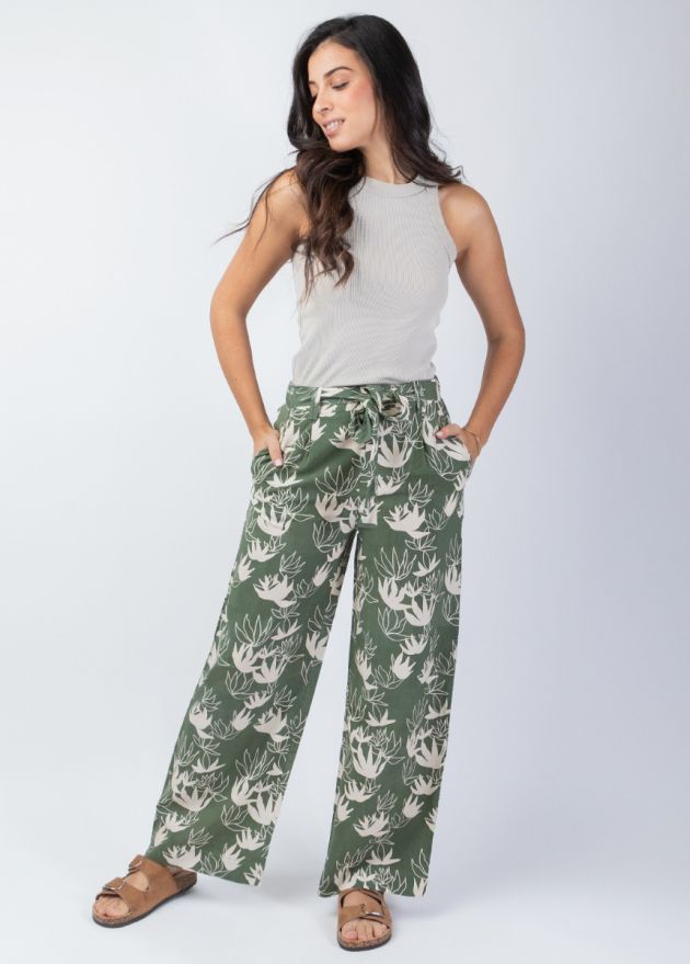 pantalon jambes larges couleur kaki motif fleuri face