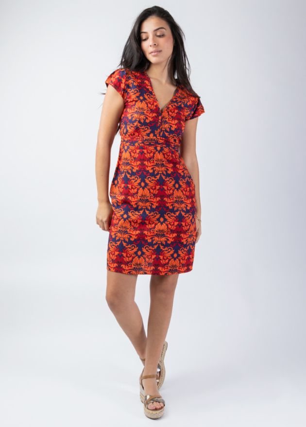 robe courte cintrée manches courtes