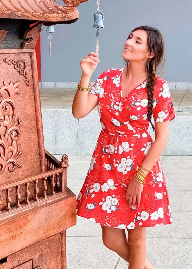robe courte rouge cache cœur manches courtes exterieur