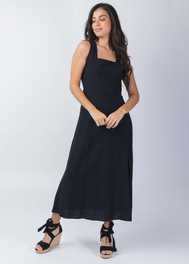 robe longue unie noire coupe cintrée
